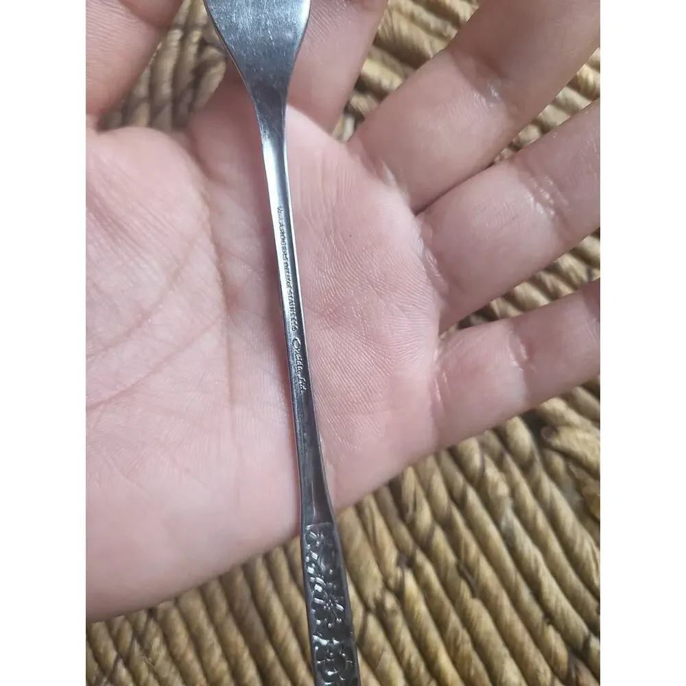ONEIDA WM ROGERS DELUXE MALIBU STAINLESS FLATWARE FLORAL Cocktail/Seafood Fork 2